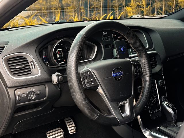VOLVO富豪 V40  第9張相片