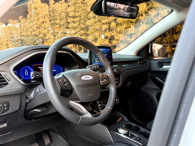 FORD福特 FOCUS ACTIVE  第6張相片