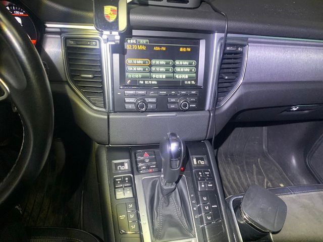 PORSCHE保時捷 MACAN  第6張相片