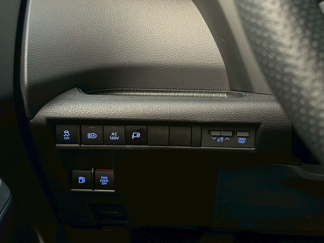 TOYOTA豐田 SIENNA  第4張相片