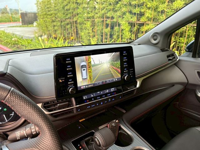 TOYOTA豐田 SIENNA  第7張相片