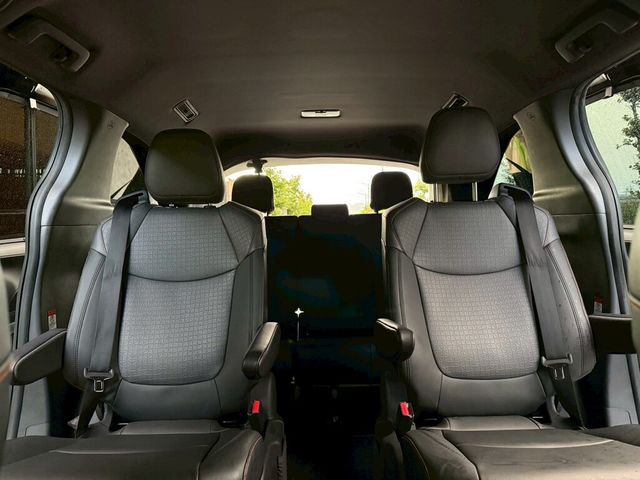 TOYOTA豐田 SIENNA  第9張相片