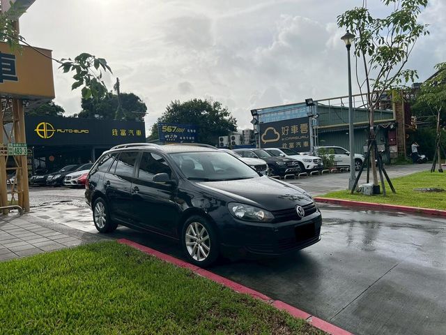 VOLKSWAGEN福斯 GOLF VARIANT  第2張相片
