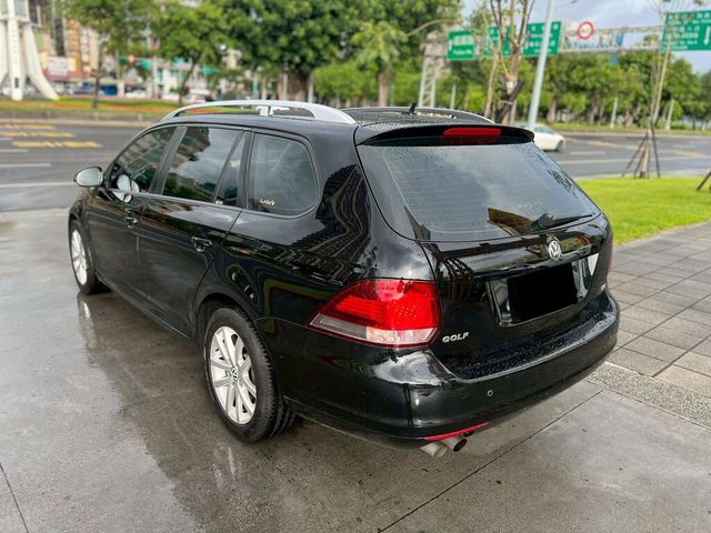 VOLKSWAGEN福斯 GOLF VARIANT  第3張相片