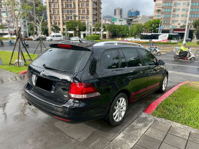 VOLKSWAGEN福斯 GOLF VARIANT  第4張相片