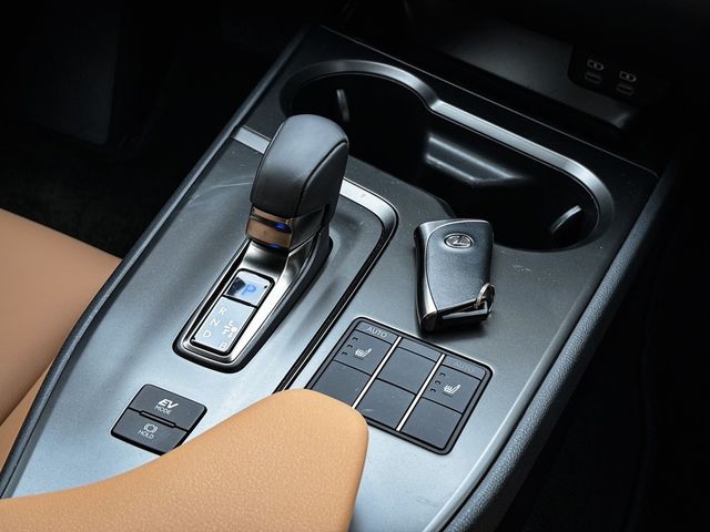 LEXUS凌志 UX300H  第6張相片