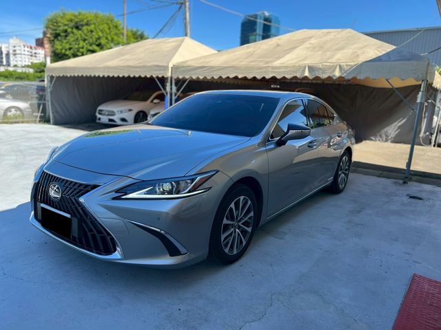 LEXUS凌志 ES300H  第1張相片