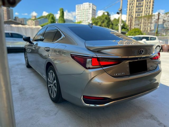 LEXUS凌志 ES300H  第3張相片