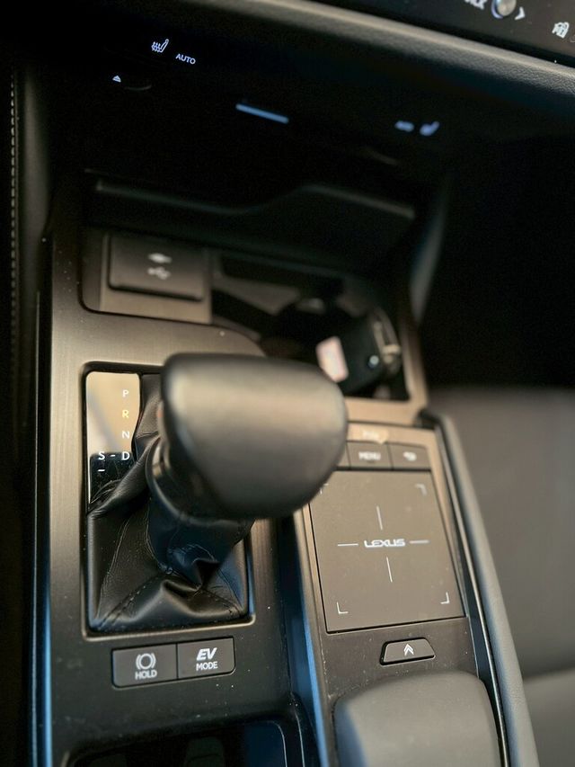 LEXUS凌志 ES300H  第9張相片