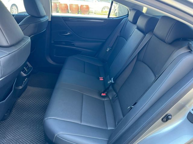 LEXUS凌志 ES300H  第12張相片