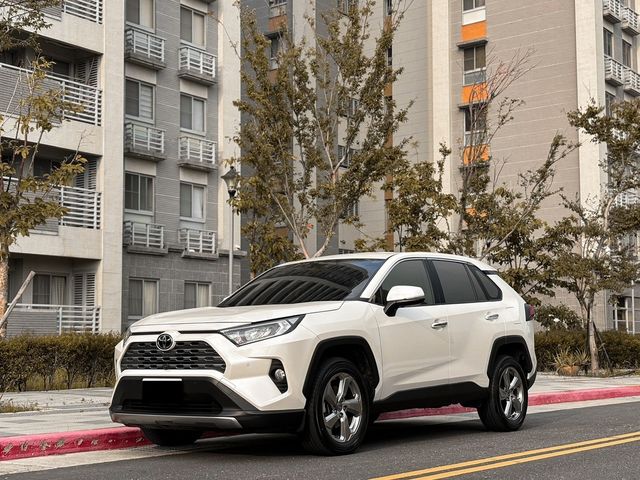 TOYOTA豐田 RAV4  第1張相片