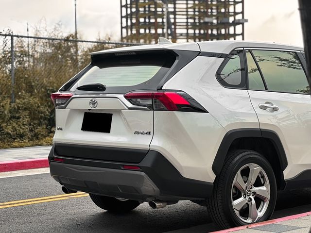 TOYOTA豐田 RAV4  第2張相片