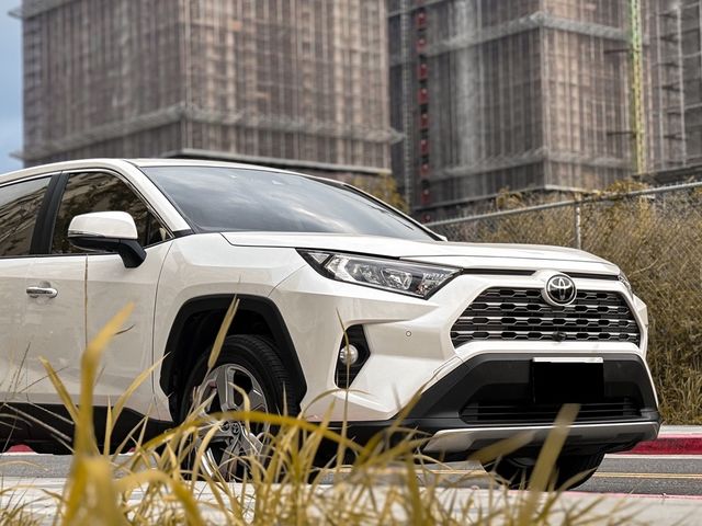 TOYOTA豐田 RAV4  第3張相片