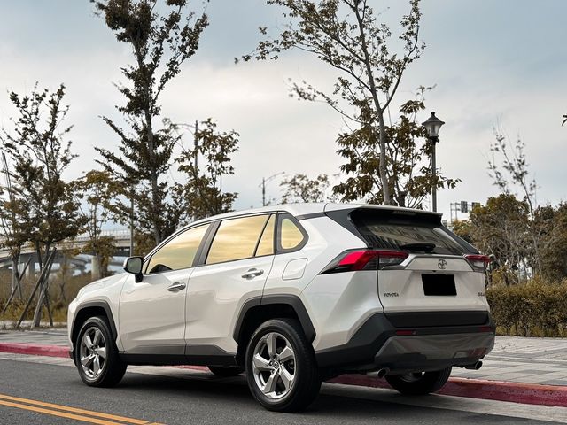 TOYOTA豐田 RAV4  第4張相片
