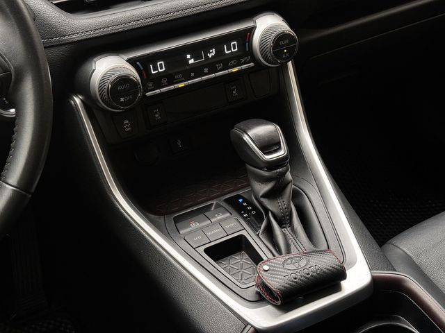 TOYOTA豐田 RAV4  第6張相片