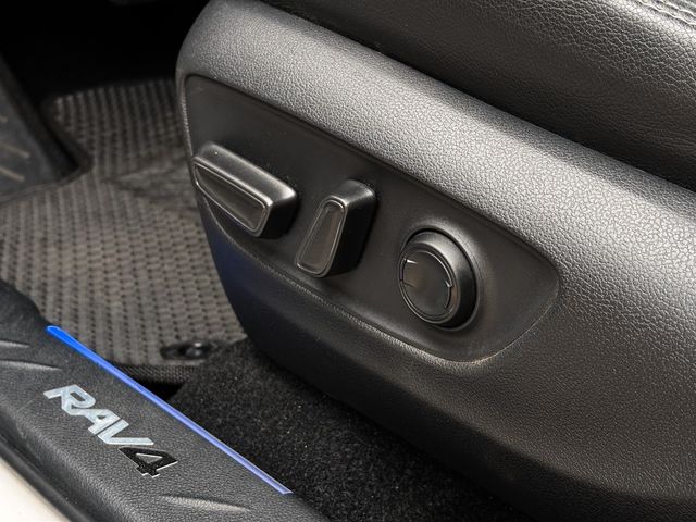 TOYOTA豐田 RAV4  第9張相片