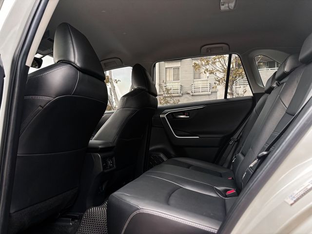 TOYOTA豐田 RAV4  第11張相片