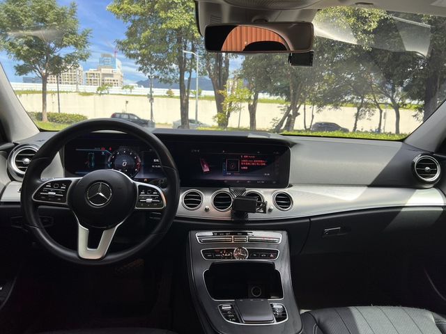 M-BENZ賓士 E200  第4張相片