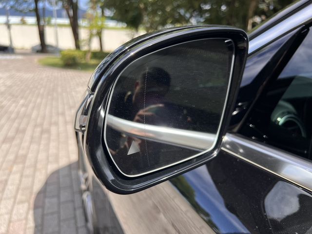 M-BENZ賓士 E200  第5張相片