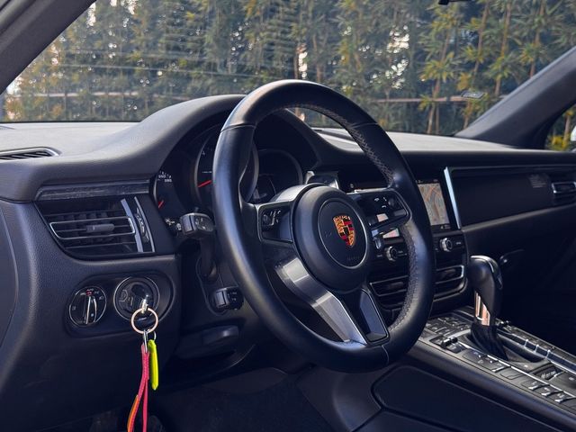 PORSCHE保時捷 MACAN  第8張相片