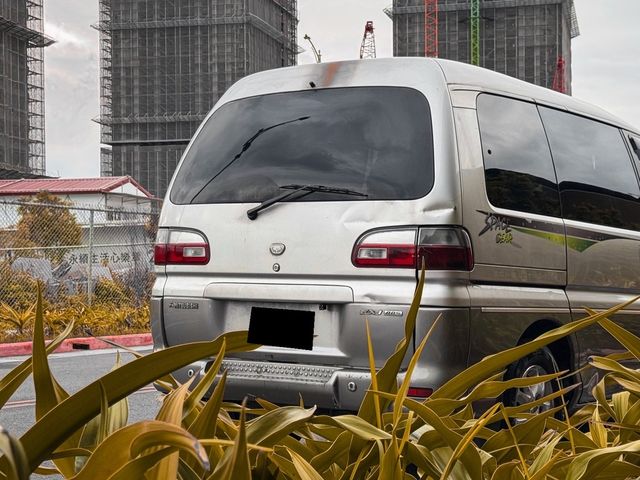 MITSUBISHI三菱 SPACE GEAR  第4張相片