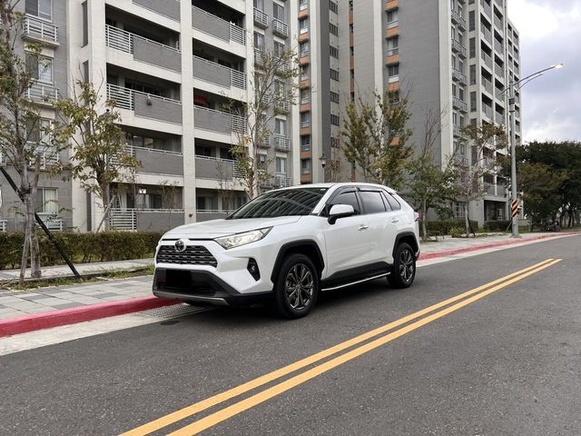 TOYOTA豐田 RAV4  第1張相片