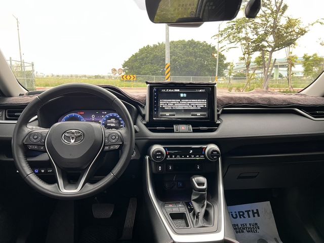 TOYOTA豐田 RAV4  第8張相片