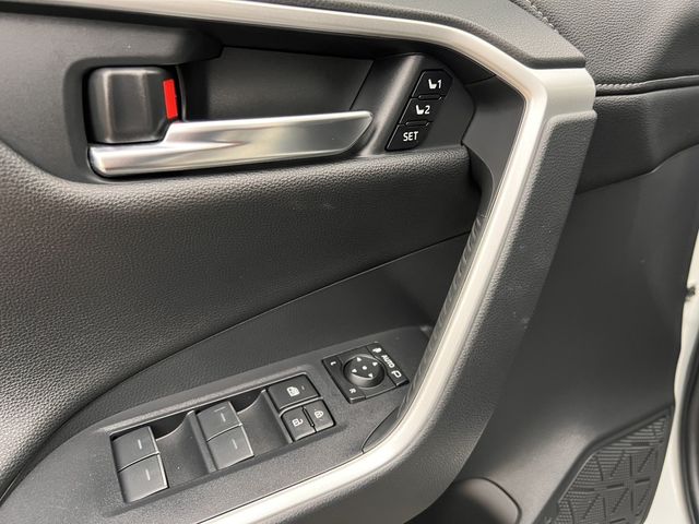 TOYOTA豐田 RAV4  第9張相片