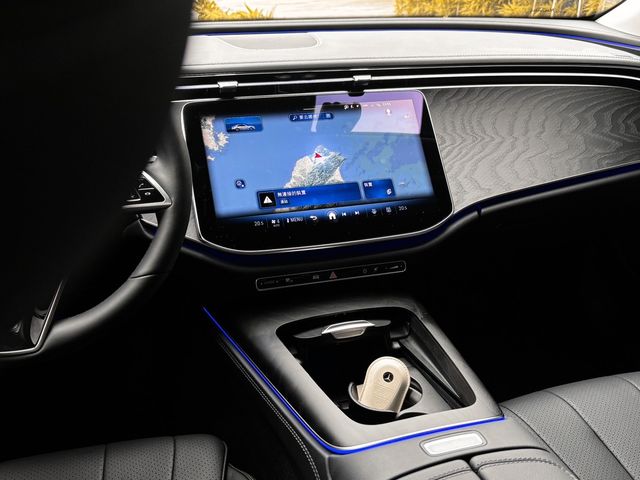 M-BENZ賓士 E200  第9張相片