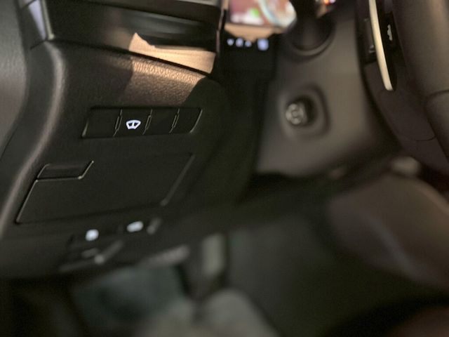 LEXUS凌志 ES250  第5張相片