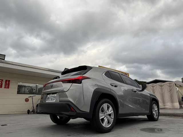 LEXUS凌志 UX200  第4張相片