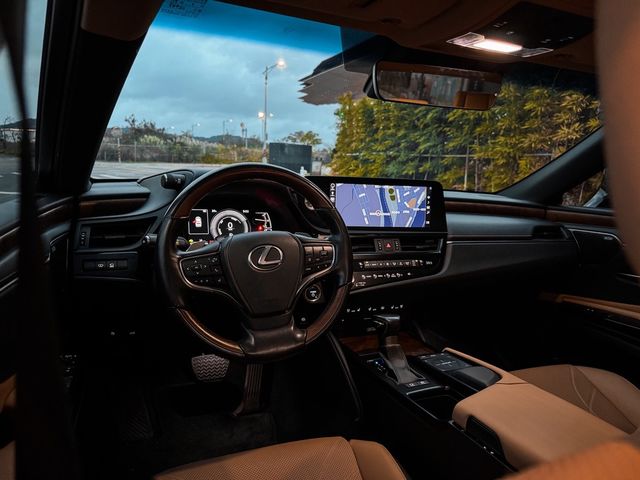 LEXUS凌志 ES300H  第6張相片