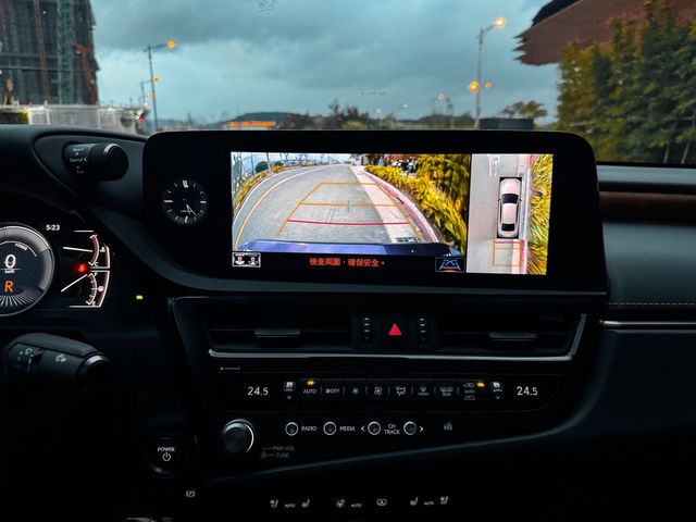 LEXUS凌志 ES300H  第10張相片