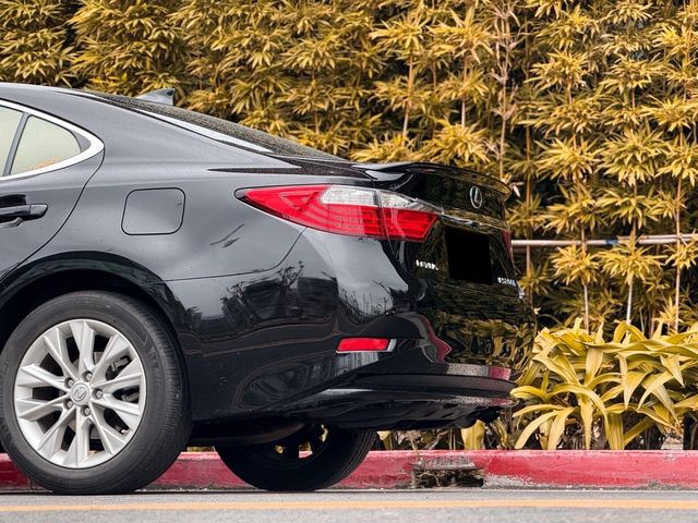 LEXUS凌志 ES300H  第4張相片