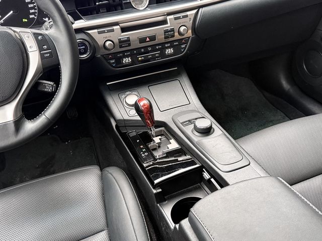 LEXUS凌志 ES300H  第7張相片