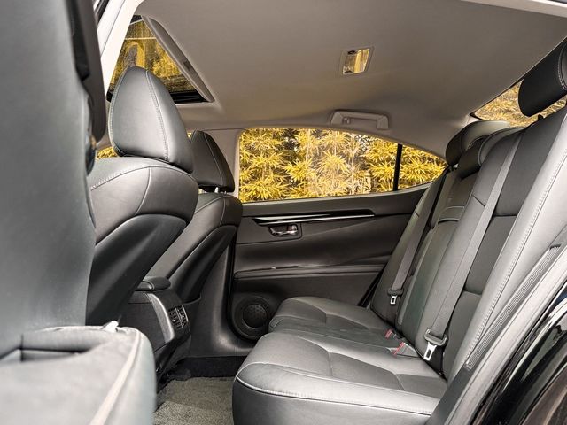 LEXUS凌志 ES300H  第9張相片