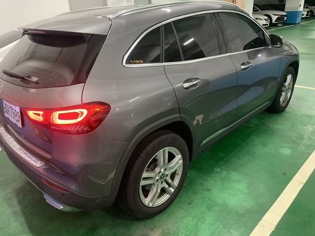 M-BENZ賓士 GLA180  第4張相片