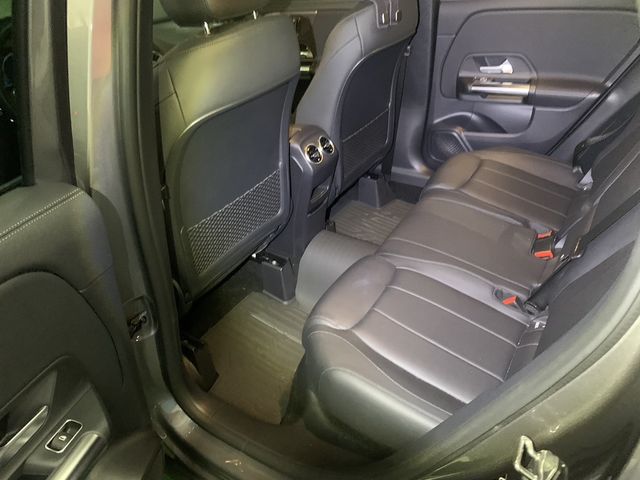 M-BENZ賓士 GLA180  第8張相片