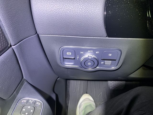 M-BENZ賓士 GLA180  第9張相片