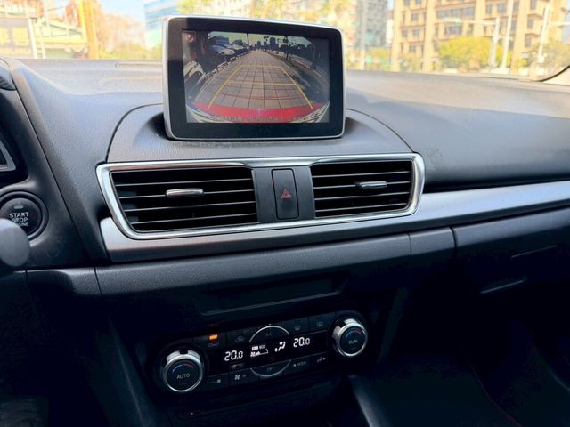 MAZDA馬自達 MAZDA 3  第9張相片