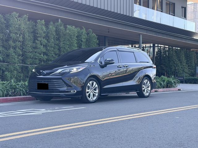 TOYOTA豐田 SIENNA  第1張相片