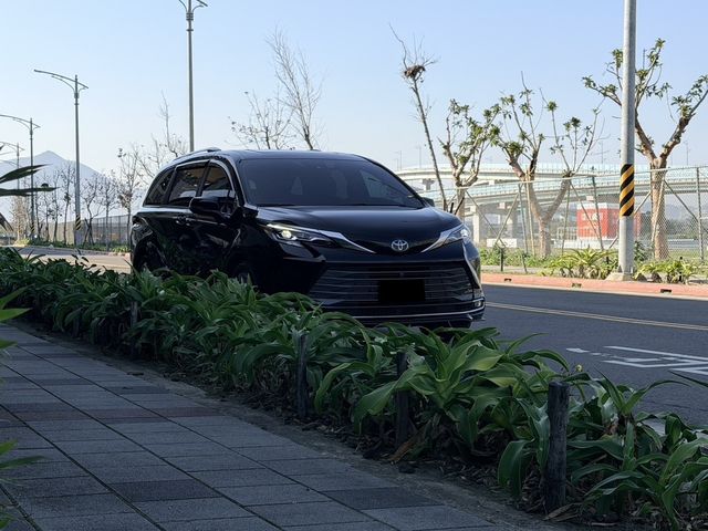 TOYOTA豐田 SIENNA  第2張相片