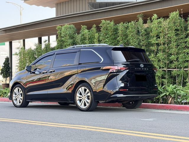 TOYOTA豐田 SIENNA  第4張相片