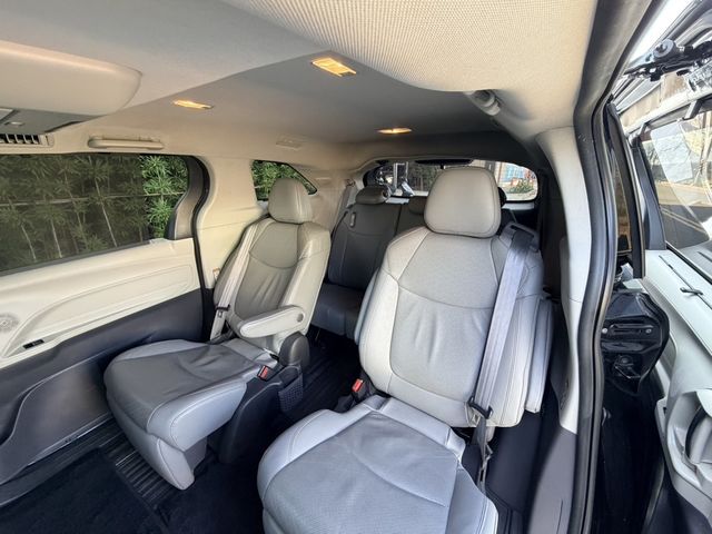 TOYOTA豐田 SIENNA  第7張相片