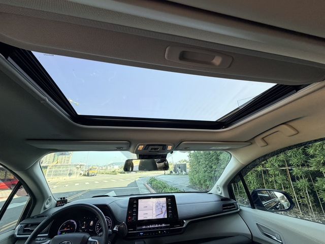 TOYOTA豐田 SIENNA  第10張相片