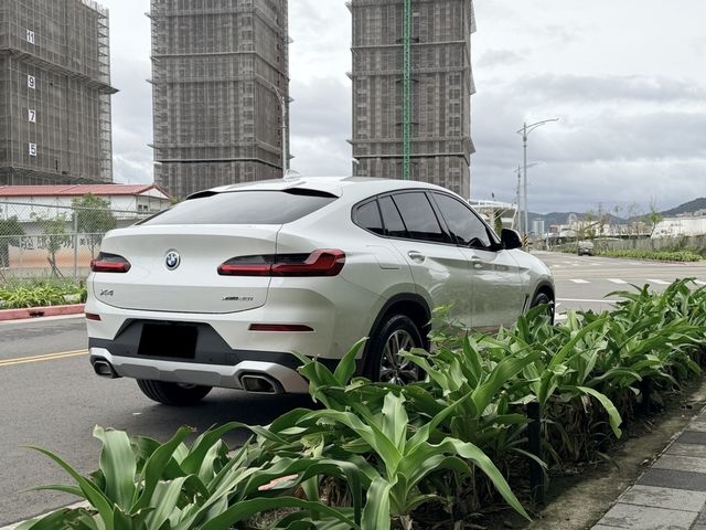BMW寶馬 X4 XDRIVE20I  第3張相片
