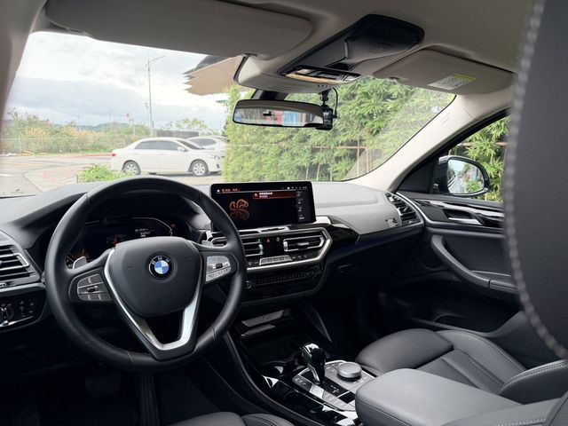 BMW寶馬 X4 XDRIVE20I  第7張相片