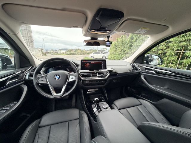 BMW寶馬 X4 XDRIVE20I  第8張相片
