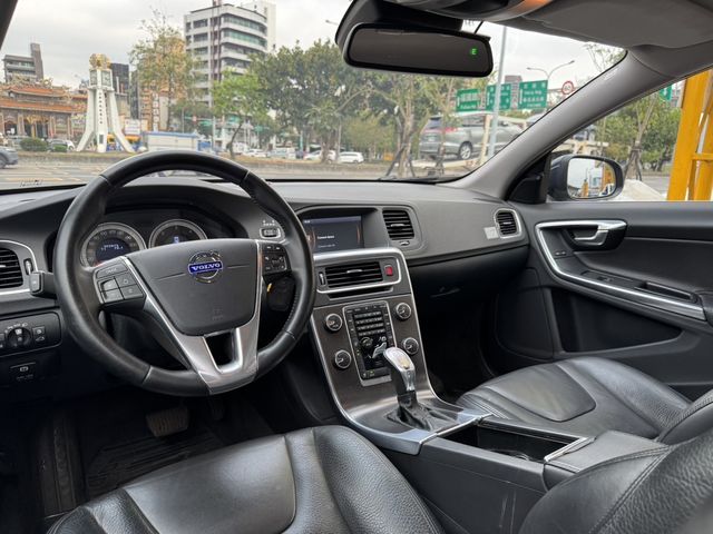 VOLVO富豪 V60  第5張相片
