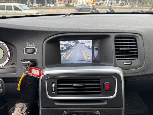 VOLVO富豪 V60  第6張相片